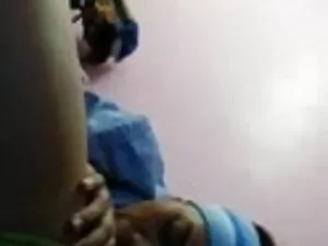अश्लील वीडियो - लंबी सेक्सी मूवी सनी छड़ पर किंकी कुदाल कूदते हुए