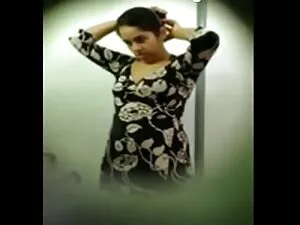 अश्लील वीडियो - धीमी गति से और कामुक हस्तमैथुन पंजाबी सेक्सी मूवी