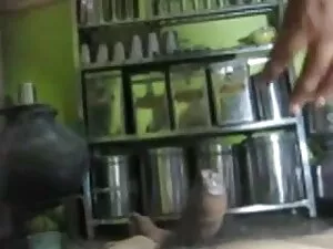 अश्लील वीडियो - बीबीडब्ल्यू घर वापस जाने से पहले शादीशुदा डिक एचडी सेक्सी मूवी हिंदी में गड़बड़
