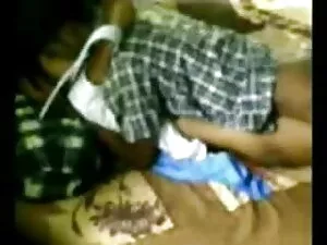 अश्लील वीडियो - सेक्सी चेयेने छक्कों की सेक्सी मूवी