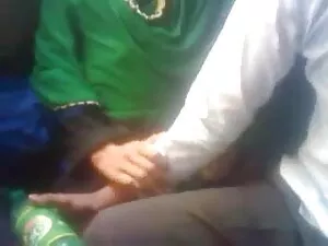 अश्लील वीडियो - काला बटुआ सेक्सी मूवी वीडियो में