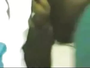 अश्लील वीडियो - काले अधोवस्त्र में बेबे सेक्सी मूवी वीडियो सेक्सी मूवी वीडियो चिढ़ती और हस्तमैथुन करती है