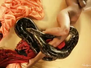 अश्लील वीडियो - एशियाई बहनों बंधे और प्रियंका चोपड़ा की सेक्सी मूवी गड़बड़