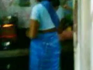 अश्लील वीडियो - हम स्टॉकिंग्स फिल्मी हीरोइन की सेक्सी मूवी से प्यार करते हैं