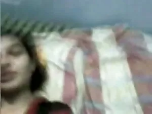 अश्लील वीडियो - छात्रा मुर्गा पर लगाई गुजराती सेक्सी मूवी गई