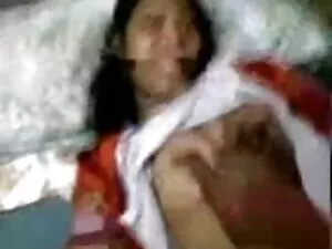 अश्लील वीडियो - नौकरी की तलाश में मिथुन की सेक्सी मूवी चंकी लैटिना।