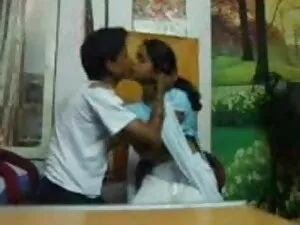अश्लील वीडियो - परेशानी न्यू हिंदी सेक्सी मूवी में सबसे अच्छा बेब्स