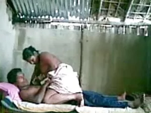 अश्लील वीडियो - द वर्ल्ड्स हॉटेस्ट एंड मोस्ट सेक्सी मूवी वीडियो में ब्यूटीफुल ट्यूटर!
